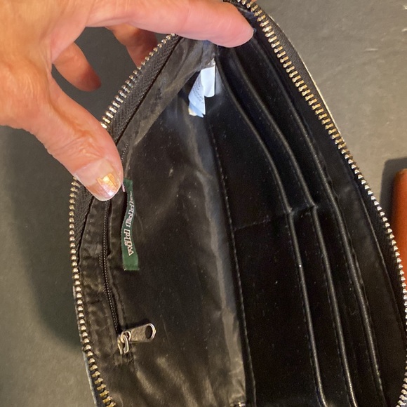 Guc. Wild fable, faux, leather reptile, print wristlet with black accents. - Picture 6 of 8